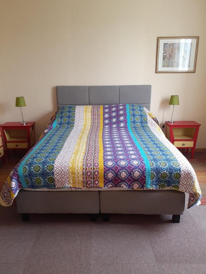 Gite 32 Rue Du Huit Mai Freneuse  Екстериор снимка